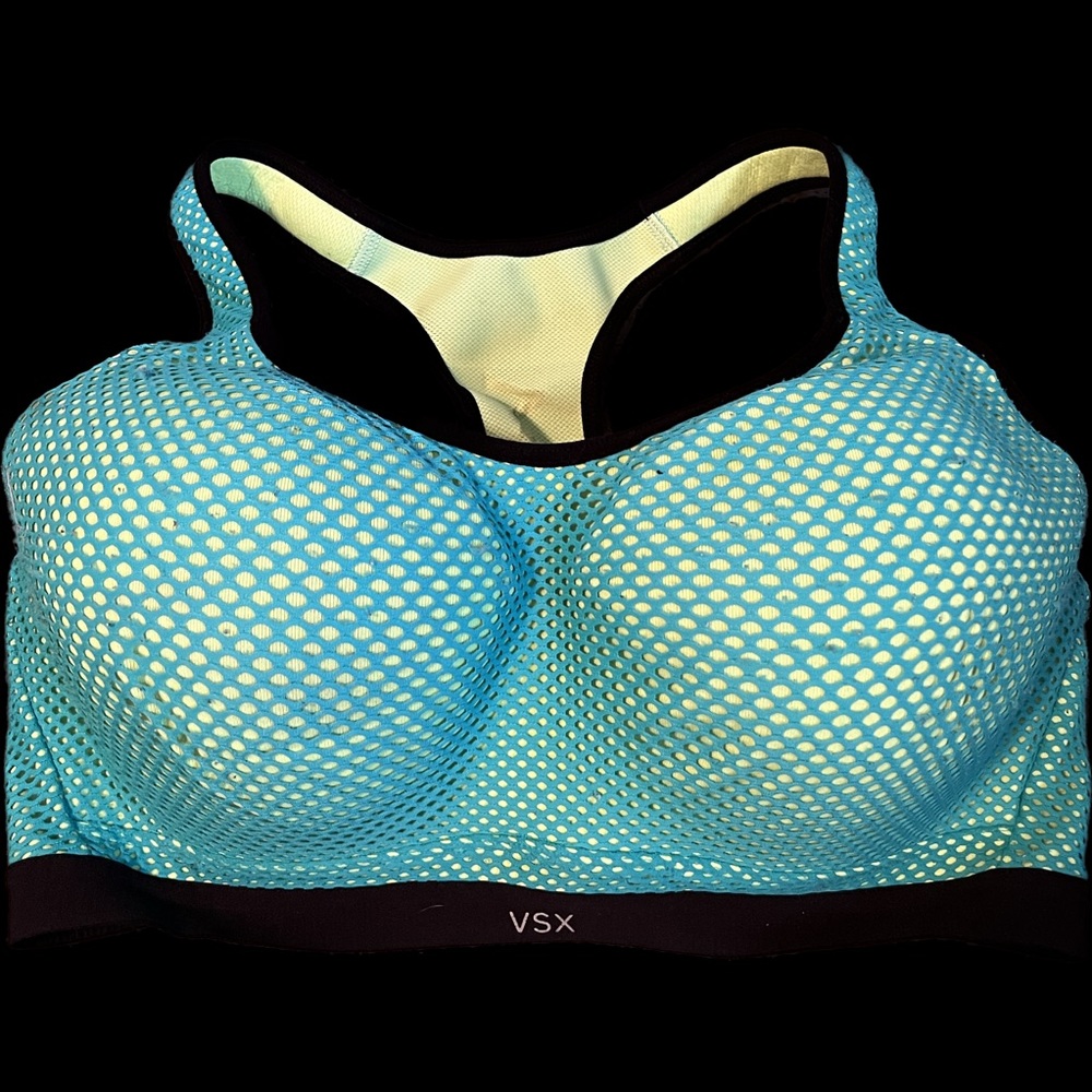 Victoria’s Secret VSX sports bra size 38DD